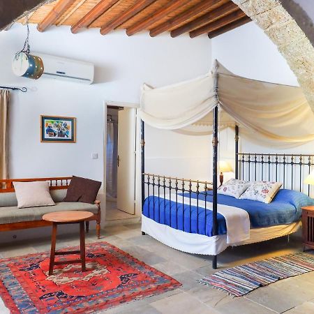 Zoes Traditional Apartments, Bed & Breakfast Larnaca Buitenkant foto