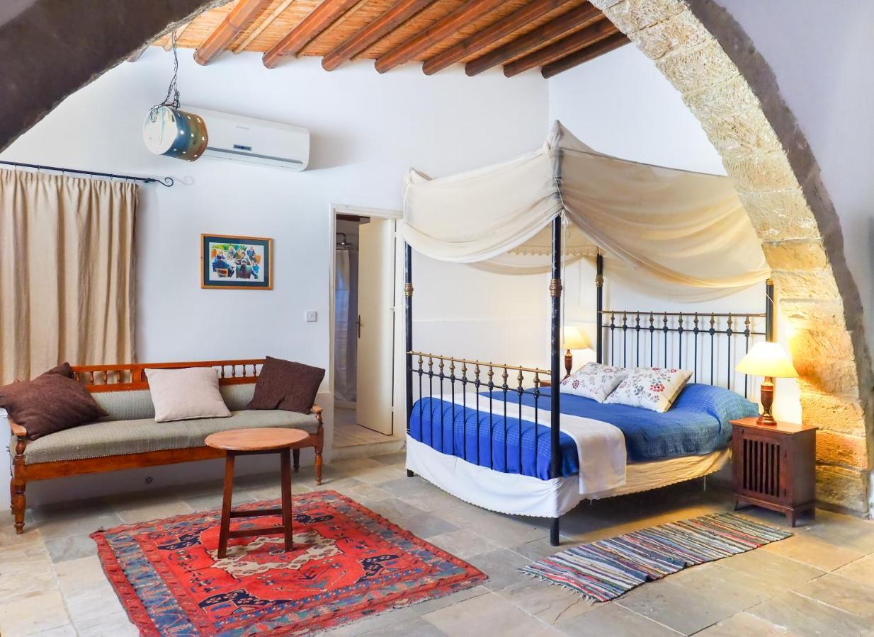 Zoes Traditional Apartments, Bed & Breakfast Larnaca Buitenkant foto