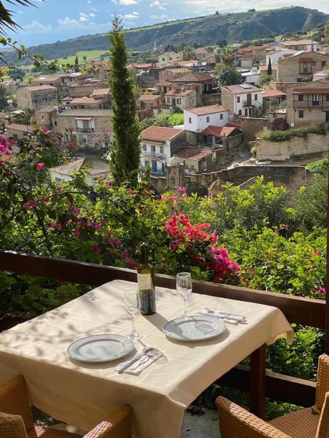 Zoes Traditional Apartments, Bed & Breakfast Larnaca Buitenkant foto