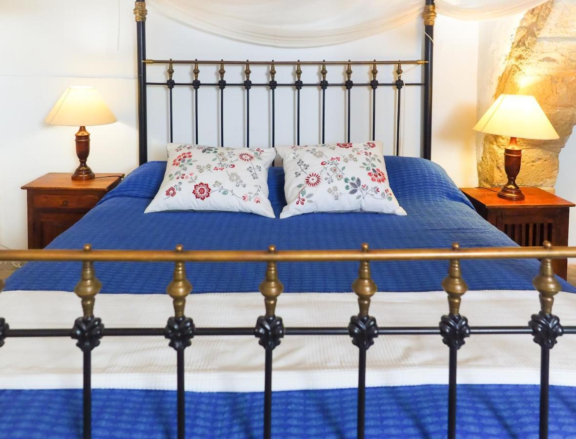 Zoes Traditional Apartments, Bed & Breakfast Larnaca Buitenkant foto